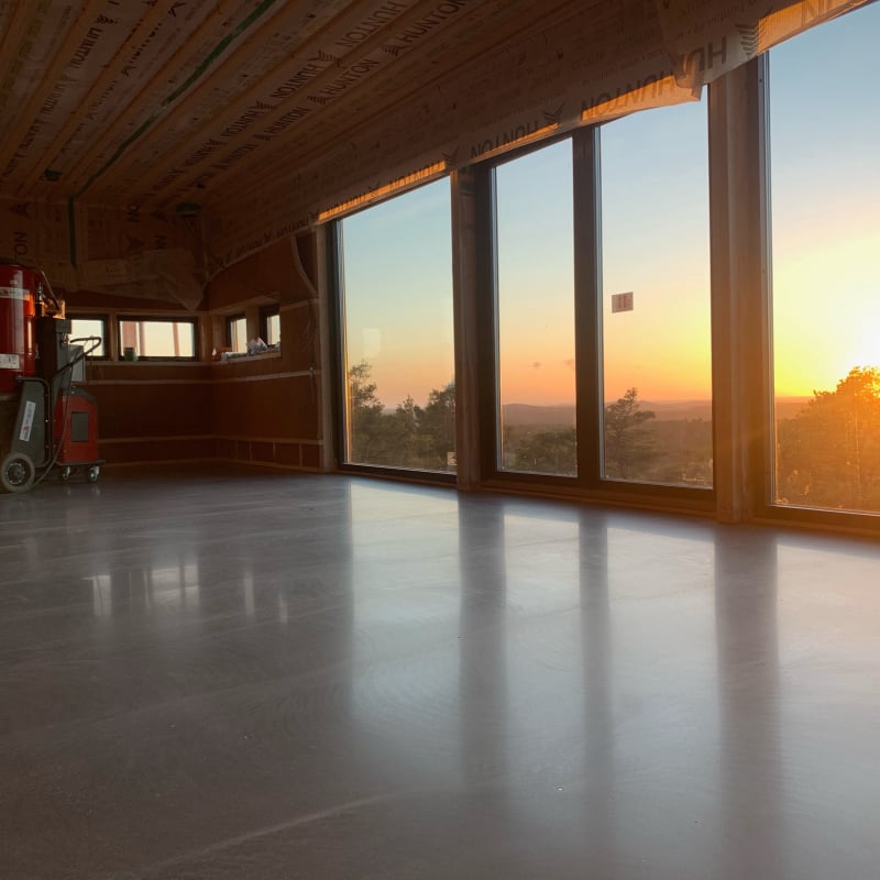 Slipning och polering av betongplatta i Bohuslän