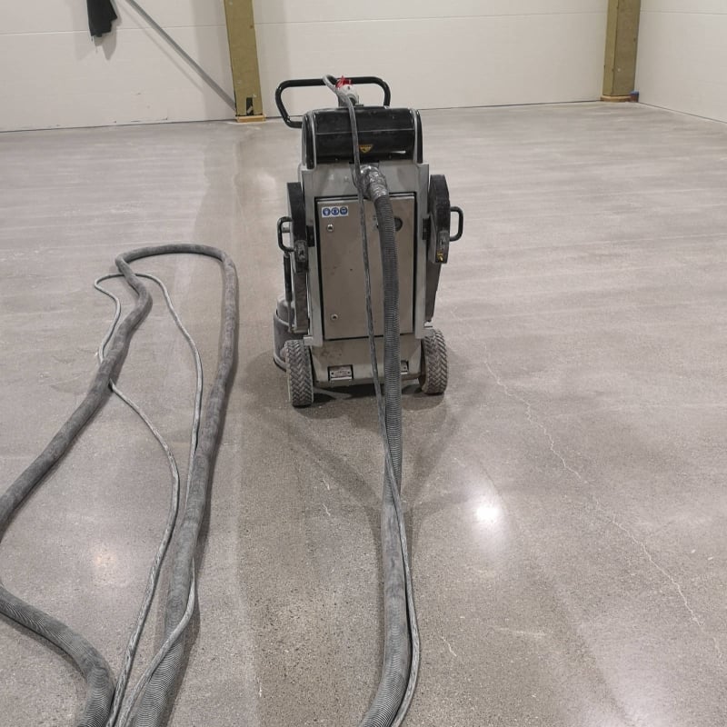 Renovering av betonggolv i lagerlokal