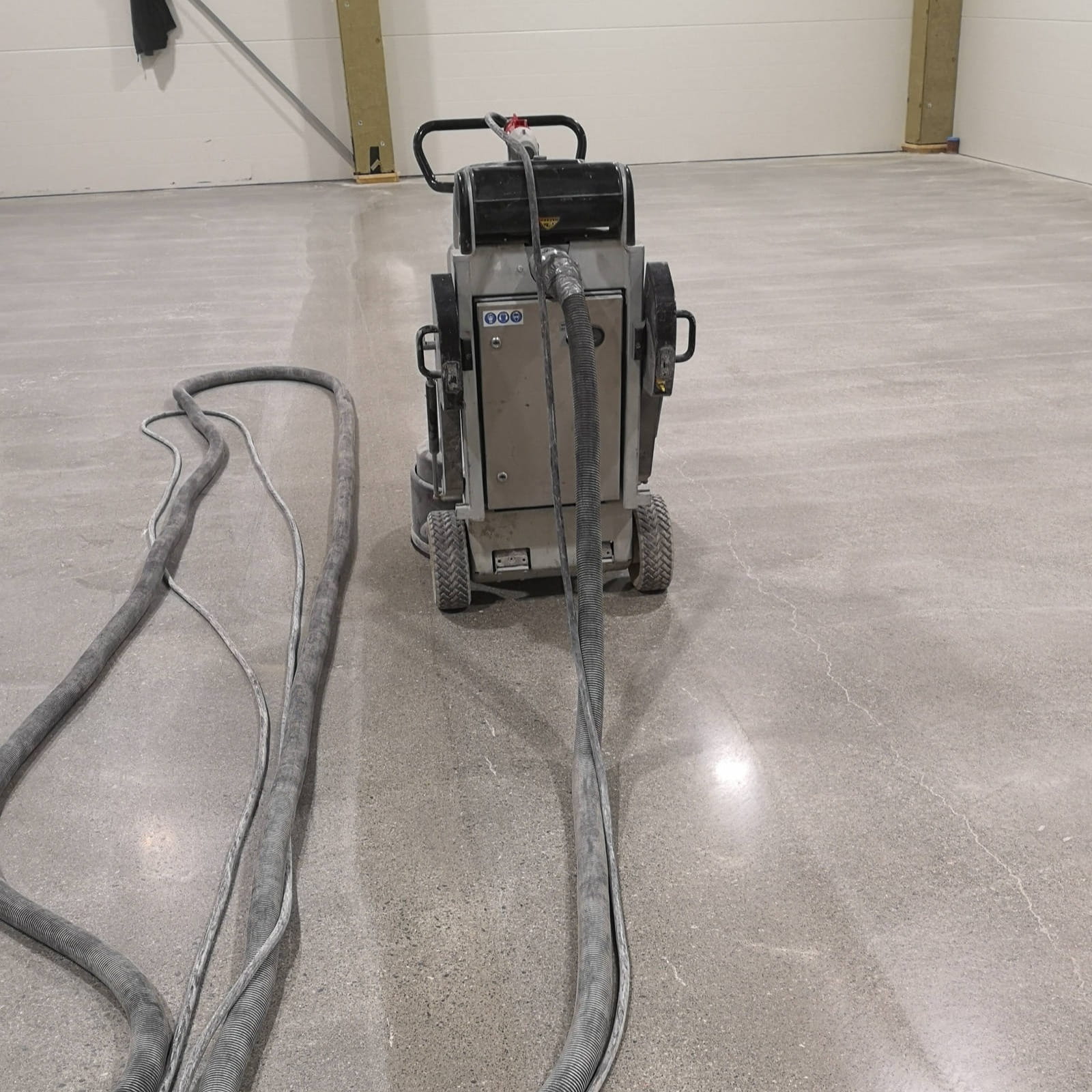 Renovering av betonggolv i lagerlokal