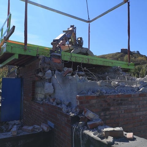 Rivning av trapphus i Halden